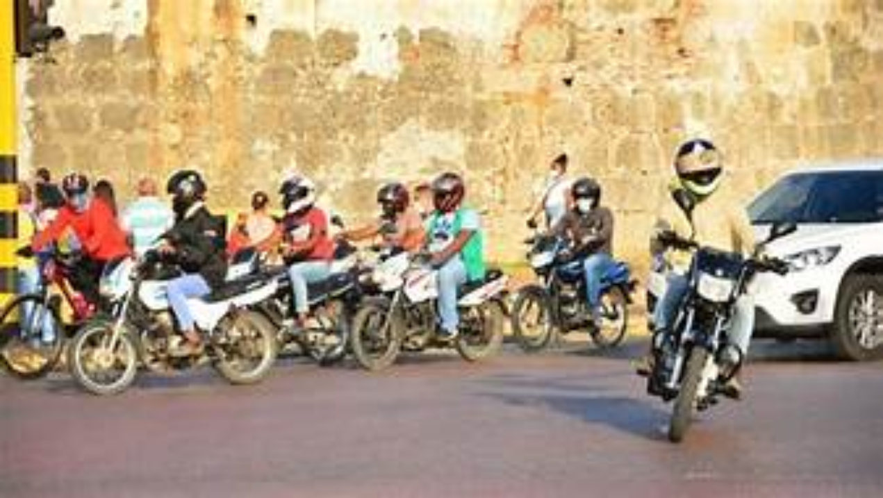 A las 6 AM, concentración de motociclistas en la Bomba del Amparo