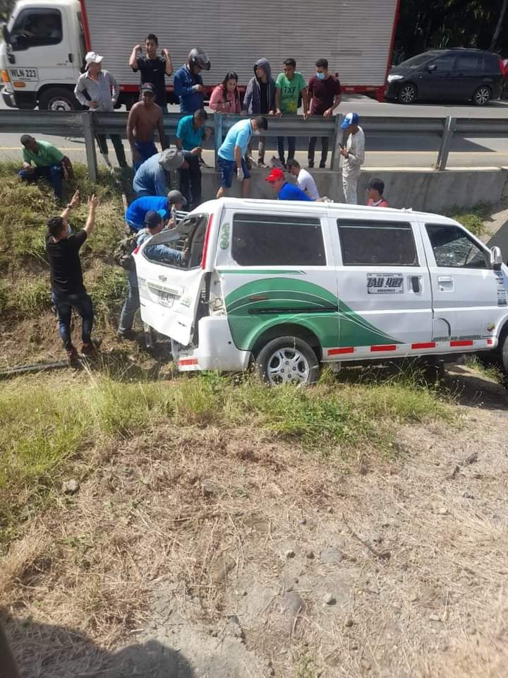 Accidente de buseta en el sur del Cesar dejó tres heridos