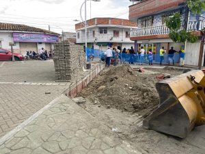 Bahías para vehículos y motocicletas en el Parque Principal son una realidad en Guachené