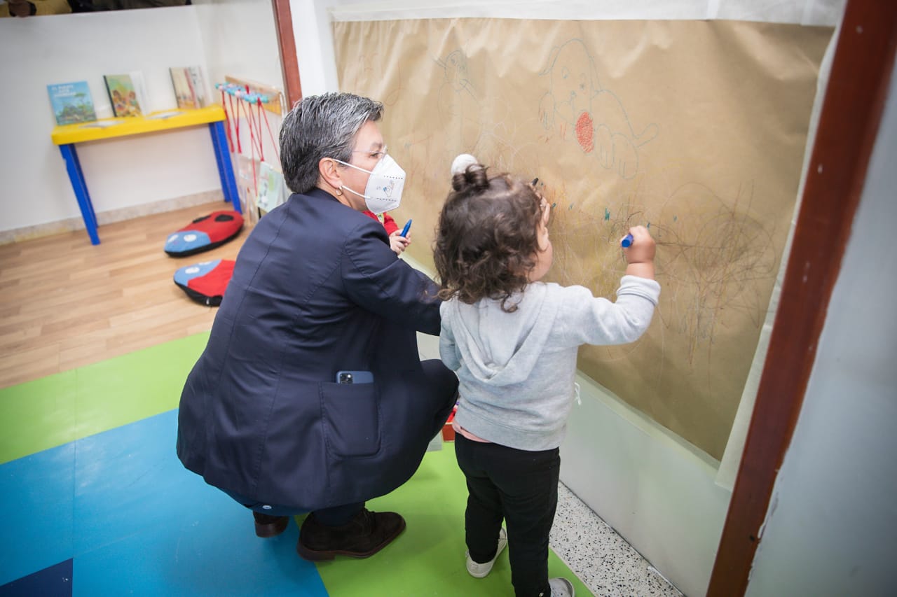 Bogotá es la primera ciudad del país con jardines diurnos y nocturnos para la primera infancia