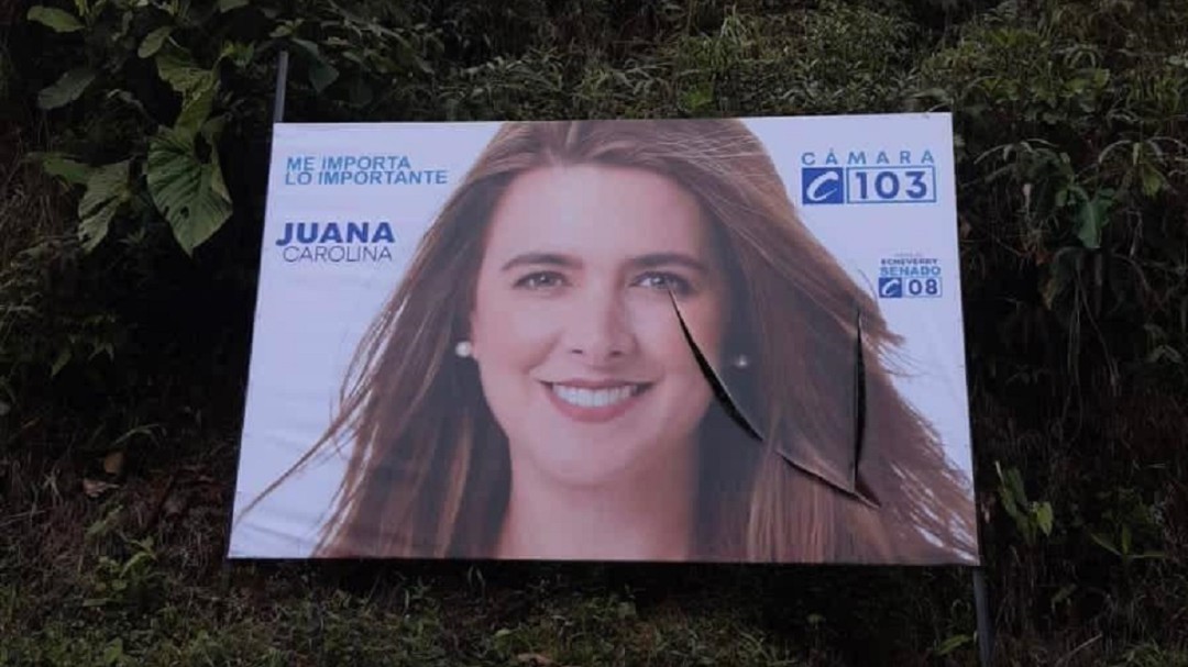 Candidata Juana Carolina rechazó actos vandálicos en contra su publicidad