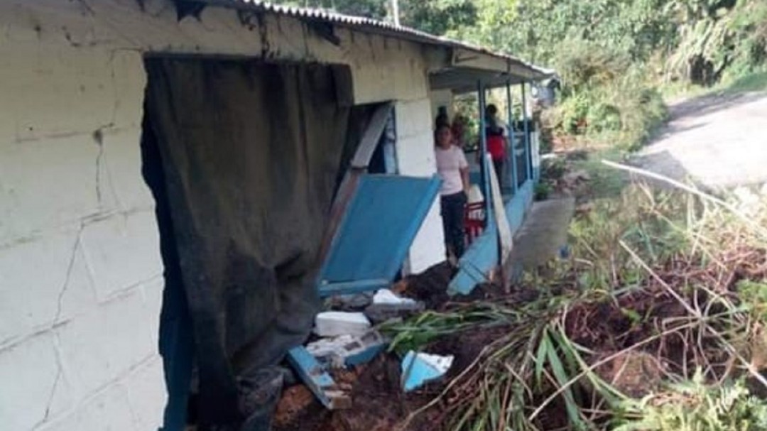 Comunidades sin agua y vías cerradas por el invierno en Samaná