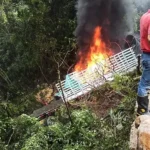 Conductor herido y camión incendiado en accidente en la vía Villeta-Guaduas