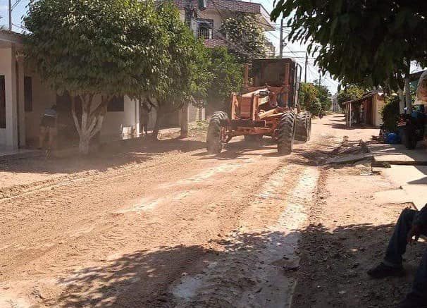 Continúan los trabajos de mantenimiento de las vías urbanas de Sahagún