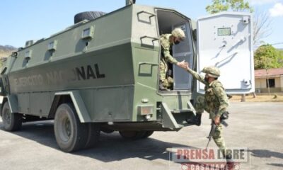 En vehículos blindados Ejército moviliza tropas en Arauca
