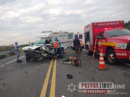 Fallas en las llantas de la ambulancia de Villanueva, habría sido la causa del accidente que dejó 5 personas heridas