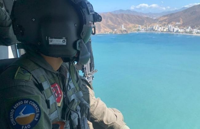 Fuerza Aérea sobrevuela los departamentos del Magdalena y Atlántico durante el puente festivo 