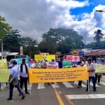 Indígenas y líderes sociales bloquean la Troncal, cerca del Parque Tayrona