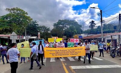 Indígenas y líderes sociales bloquean la Troncal, cerca del Parque Tayrona