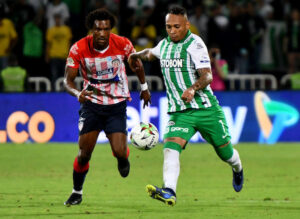 Junior volvió a sufrir por su floja defensa y cayó 3-1 ante Nacional