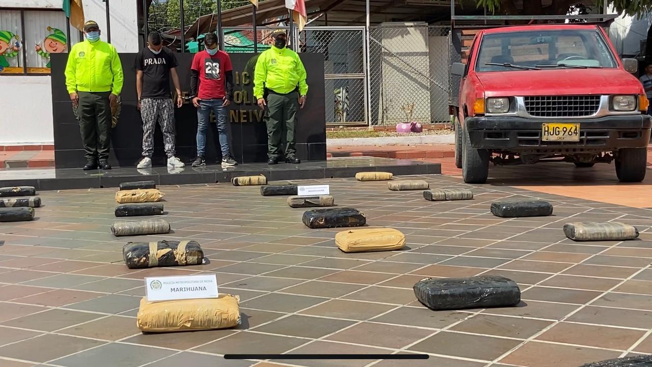 Les encontraron 110 kilos de marihuana en la camioneta.