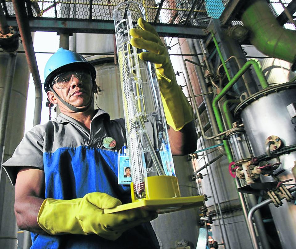 Norma busca ajustar mezcla de etanol y biodiésel al 10%
