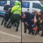 Puño, patadas, agarrones y mechoneadas: la pelea de paramédicas en Bogotá por recoger un accidentado