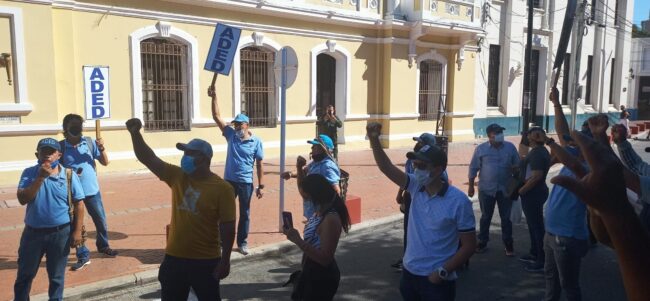 Sindicato de docentes inició ‘Operación Cobremos’ por el no pago del salario de diciembre