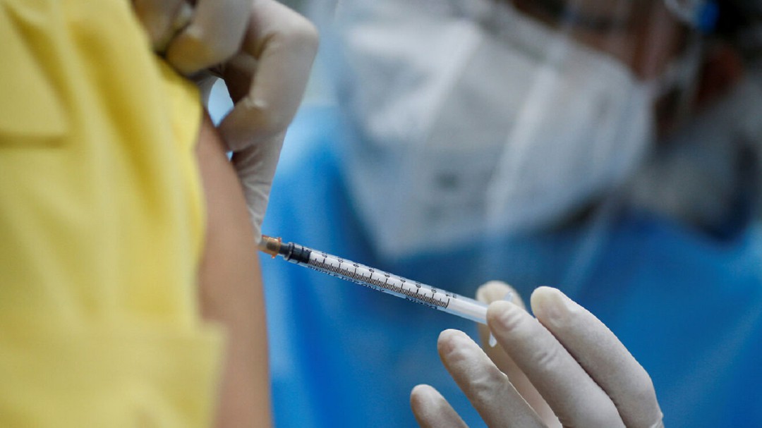 “Vacuna de refuerzo aumenta los anticuerpos considerablemente”: MinSalud