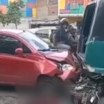 “¿Este hombre quedó con vida?”: motorizado atrapado entre privado y guala que chocaron por el Nuevo Latido