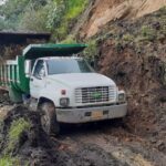 A toda máquina se trabaja para recuperar las vías de Caldas por las lluvias