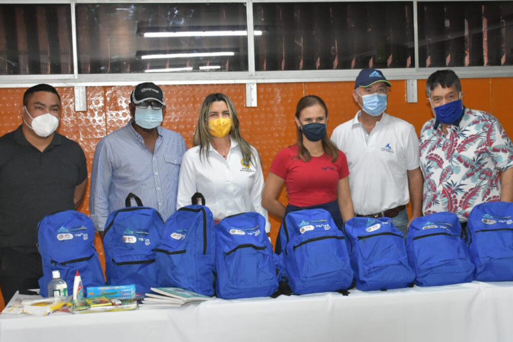 Con entrega de kits escolares y de bioseguridad, Aguas de Cartagena, SACSA y TRASO apoyan retorno a clases presenciales de niños y niñas