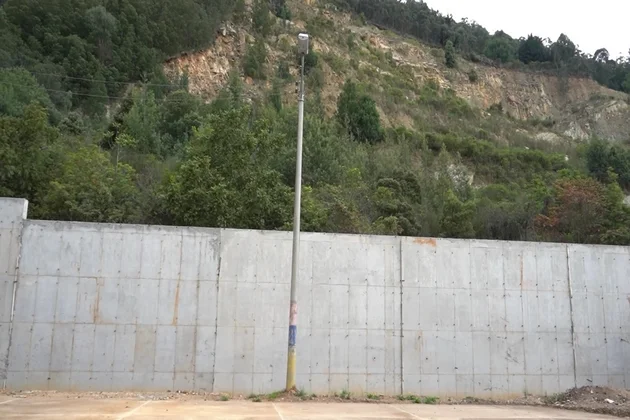 Construcción muro de contención en Tenjo, facilitará el regreso a clases a estudiantes