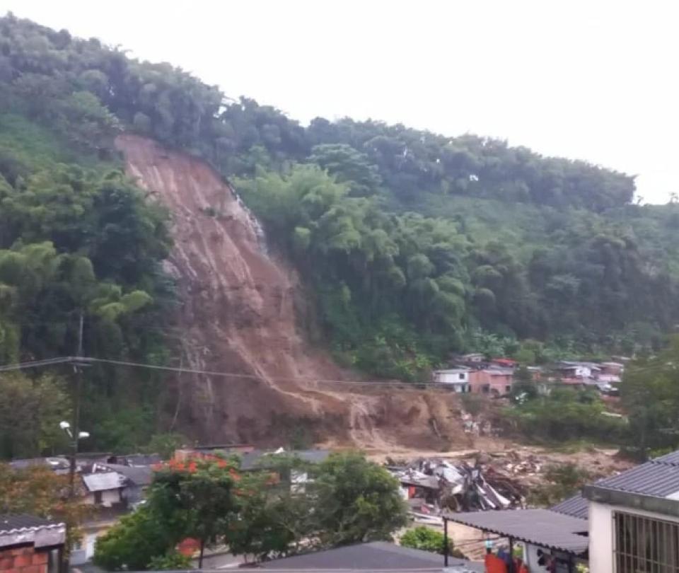 Deslizamiento en Pereira deja 15 muertos y varias viviendas sepultadas