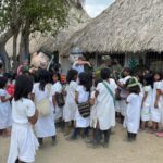 Ejército entregó 100 pupitres a niños de la Sierra Nevada de Santa Marta