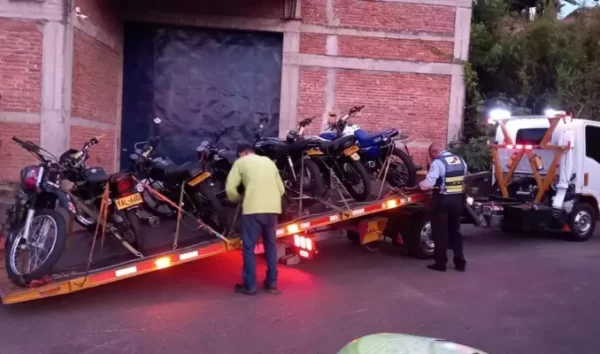 En Pereira continúan realizando operativos contra piques de motos
