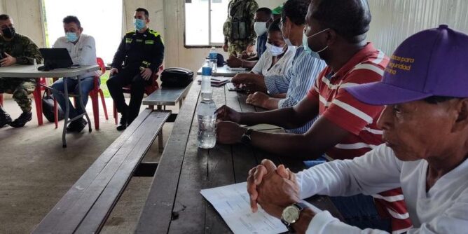 Gobernador de Nariño se reunió con líderes y autoridades de El Charco