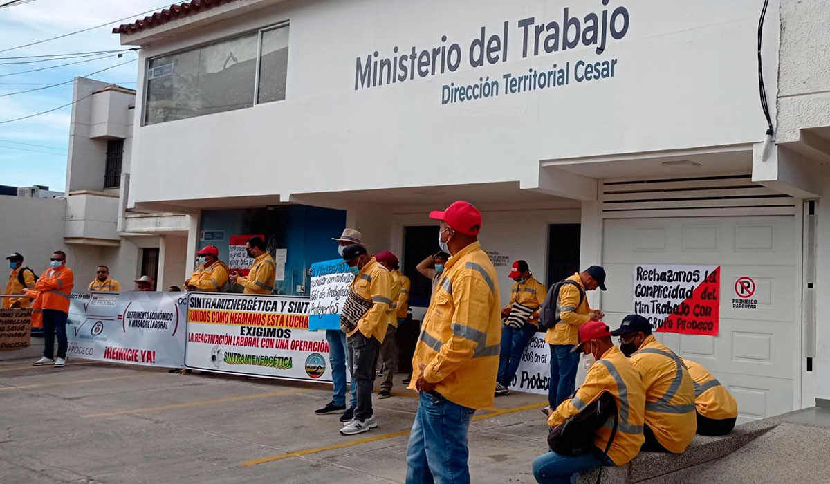 Mineros protestaron por despidos masivos