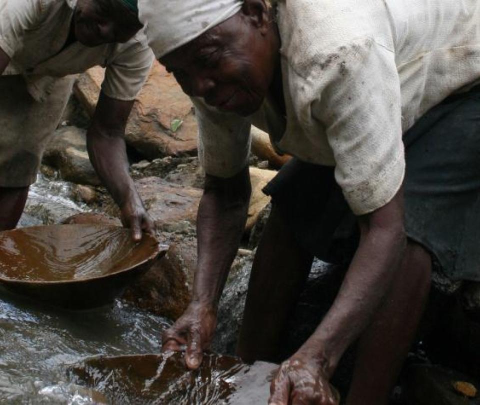 Oro: barequeros de Chocó reciben millonarios ingresos