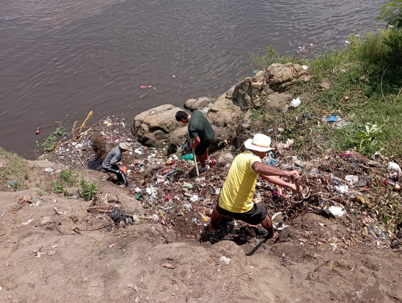 Se realizó Jornada de Limpieza de Residuos Sólidos en la Comuna 2 de Girardot