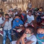 Los niños del Centro Etnoeducativo Integral Rural Juyasirain Jorge Mario Aguas Menco, tienen multiplicidad de dificultades y exigen unas mejores condiciones para seguir formándose.