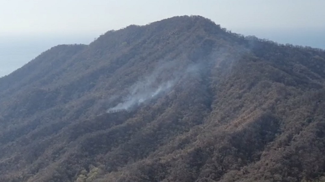 77 incendios forestales en la Sierra tienen inquietantes a los bomberos