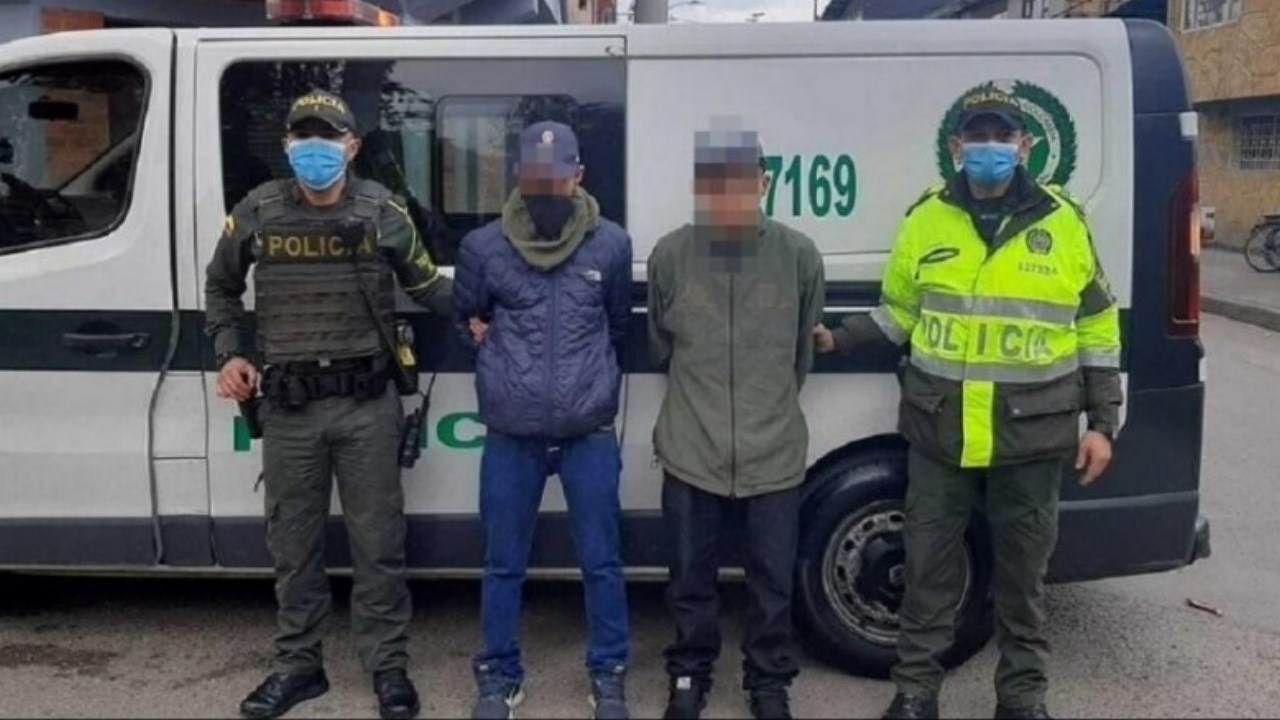 Capturaron a dos personas que portaban municiones para fusil en el TransMilenio