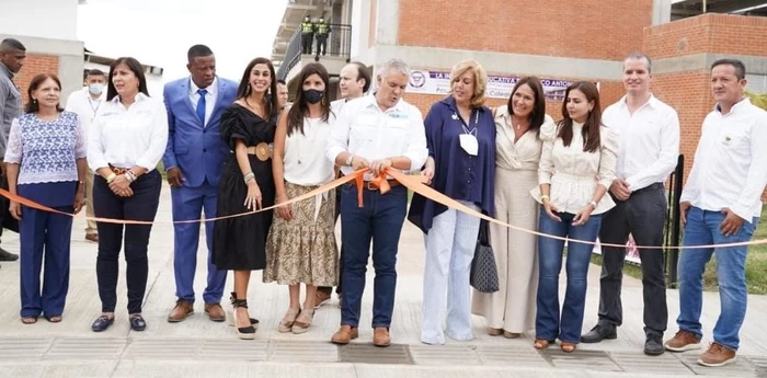 'Colegio 10' abre en Pradera y beneficiará a más de 10.000 estudiantes