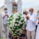 Con ofrenda floral y conversatorio  recordaron a Jorge Oñate en La Paz