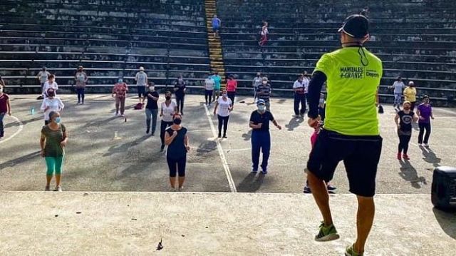 El programa CENCAF de la Alcaldía aumentó a 33 el número de profesionales que ofrecen actividad física en Manizales