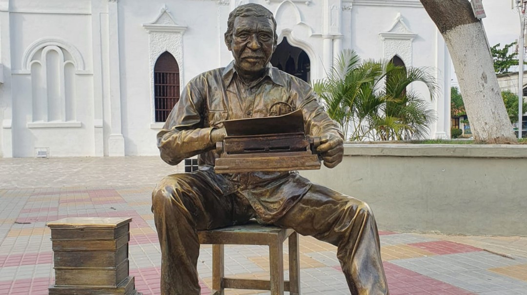 En Aracataca roban el pie izquierdo del monumento de Gabriel García Márquez