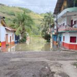 Más de 60 familias damnificadas en Bolombolo por inundaciones