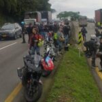 Motociclista pierde una de sus piernas en accidente vía Bogotá-La Vega.
