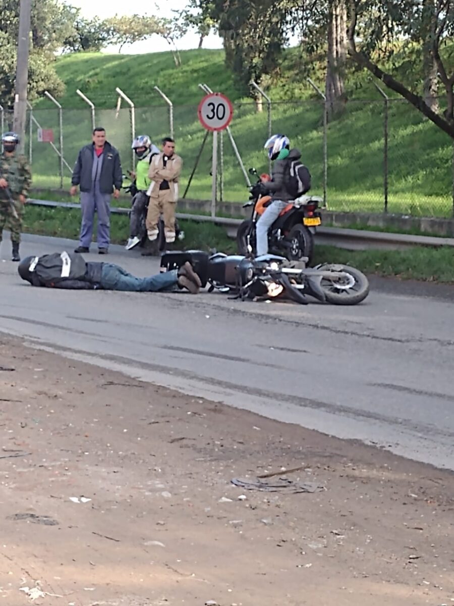 Muere motociclista en accidente con camión en Fontibón