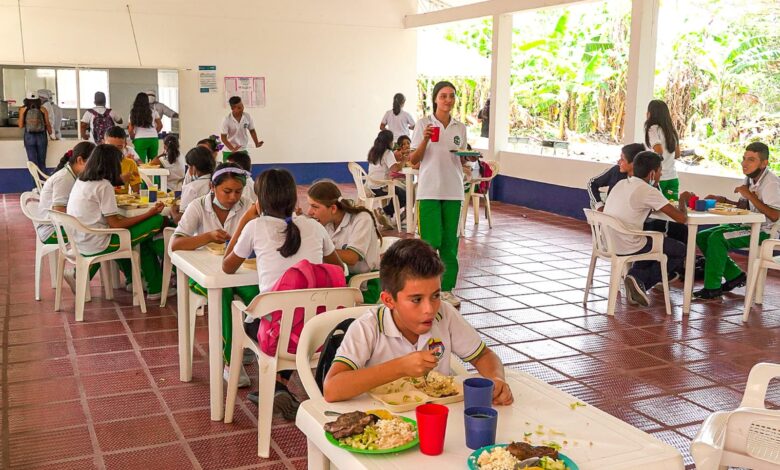 Secretaria de Educación, verifica cumplimiento del programa de alimentación escolar PAE