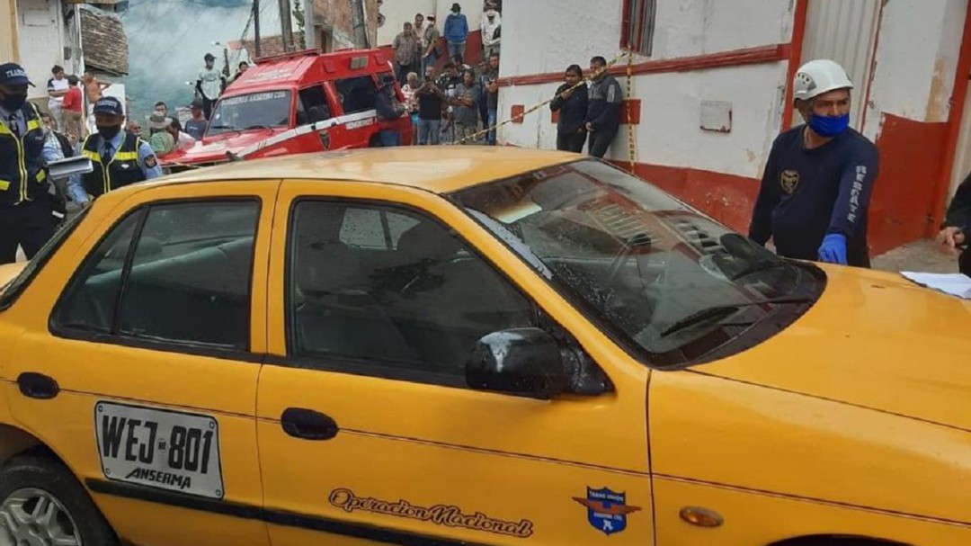 Taxi se desengranó y mató a un adulto mayor en Anserma, Caldas