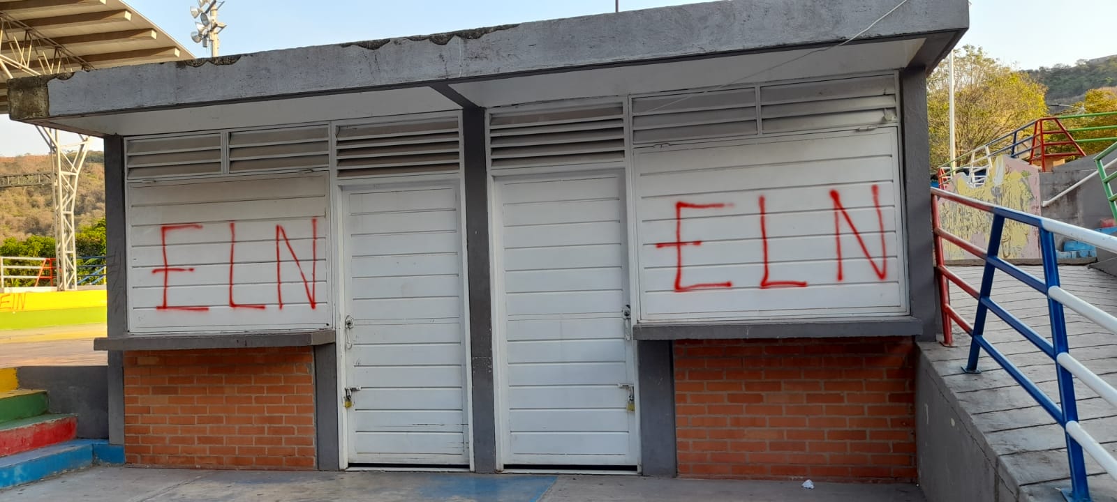 Temor en San José de Oriente, en negocios y casas pintaron grafitis del ELN