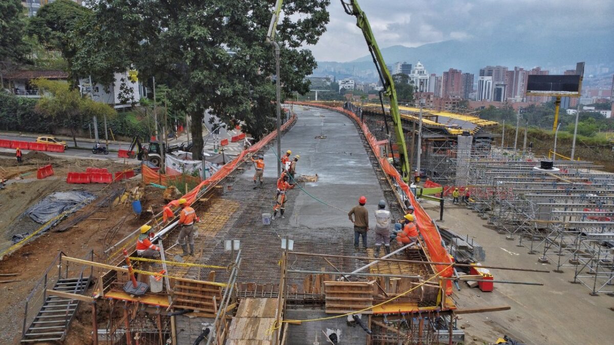 Avances obras del puente de la avenida 34 con Los Balsos en El Poblado