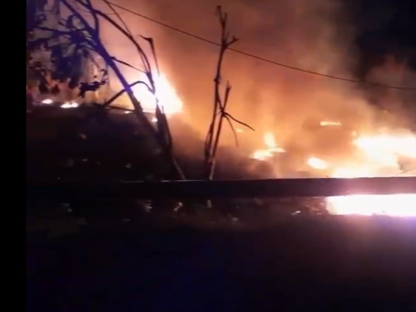 Una casa quemada en Tumaco por instalación de válvula ilícita en el Oleoducto Transandino