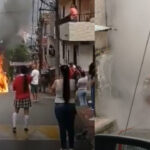 VIDEO: Se prendió en fuego un taxi en La Estrella