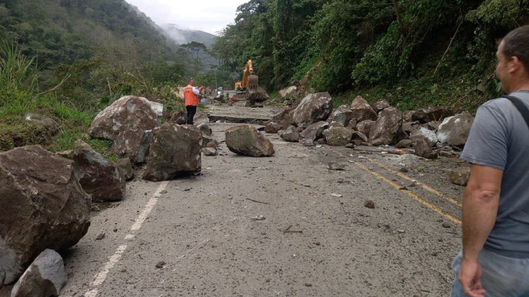 Vía Manizales - Medellín cerrada por deslizamiento