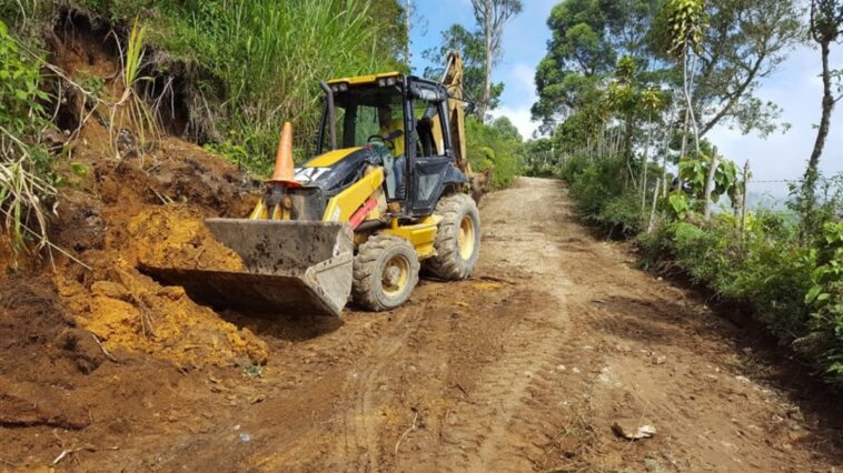 Con maquinaria amarilla, Gobernación de Caldas se prepara ante emergencias