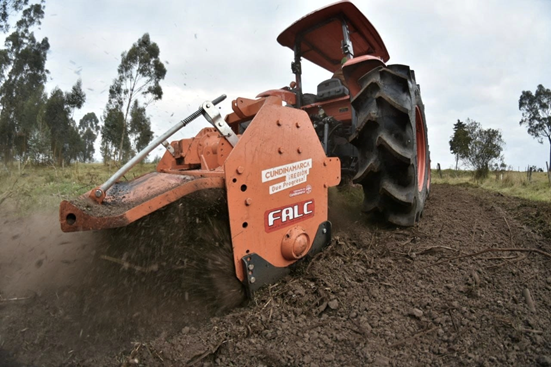 Alcaldía de Madrid reduce tarifa de alquiler de tractor para uso agrícola