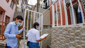 Comenzó el estudio estructural de las viviendas de Centenario afectadas por el deslizamiento de tierra